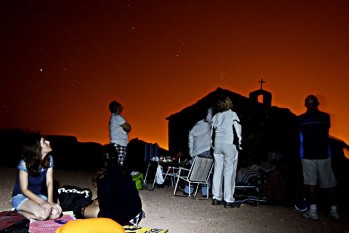 Más de 150 personas se reúnen en el paraje de Las Cañadas para disfrutar de las estrellas