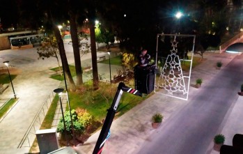Anoche comenzó a instalarse el alumbrado.