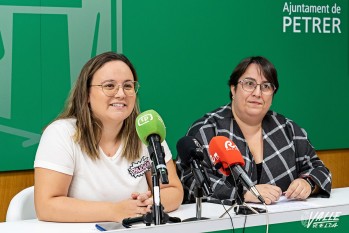 Ana Tortosa y Loli Linares en rueda de prensa | Nando Verdú.