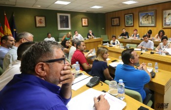 Ciudadanos Petrer critica que el PSOE “prioriza una buena foto de Irene Navarro antes de fomentar las empresas locales”