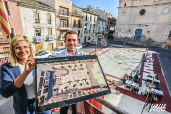 La alcaldesa, Irene Navarro, y el edil de Urbanismo, David Morcillo, han presentado el nuevo proyecto | J.C.
