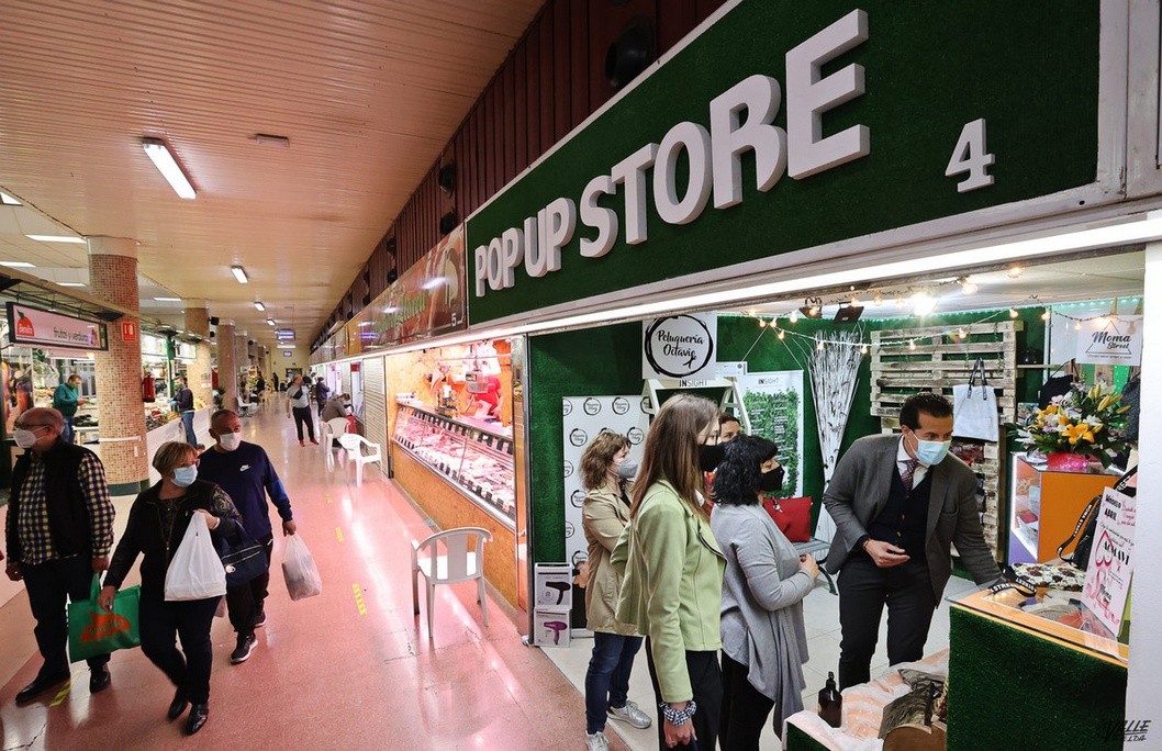 El Mercado Central acoge un nuevo puesto de bolsos y productos para el cabello, Pop Up Store El Mercado Central acoge un nuevo puesto de bolsos y productos para el cabello, Pop Up Store