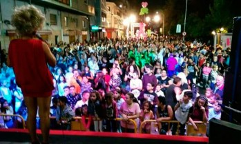 Desfile del orgullo LGTBI en la Falla Las 300