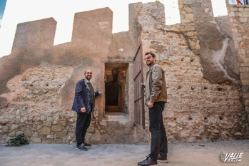 El director del Museo Dámaso Navarro, Fernando Tendero, el edil de Cultura, Fernando Portillo, han presentado las actividades | J.C.