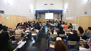 Unos 200 padres decidieron manifestarse a favor de la jornada continua | Jesús Cruces.