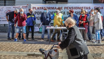 La cita es cada lunes por la mañana frente al Ayuntamiento | J.C.