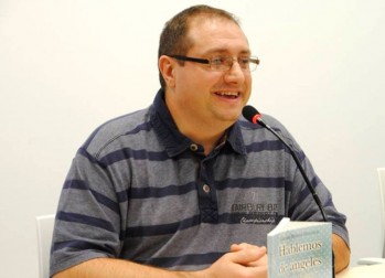 El eldense Lorenzo Brotons escribe su segundo libro sobre sus experiencias con espíritus
