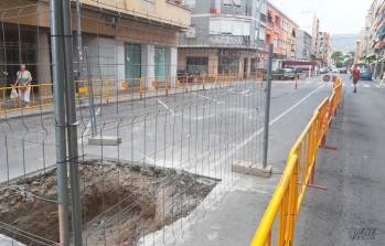 Imagen del socavón que se está reparando.