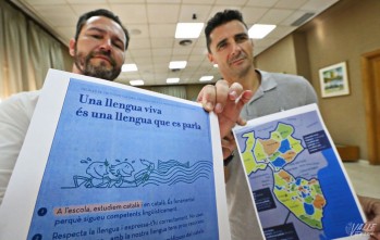 Los populares muestran la agenda escolar 