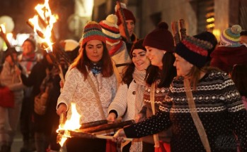 El fuego forma parte de la noche de Reyes en Elda | Imagen de archivo de la cabalgata.