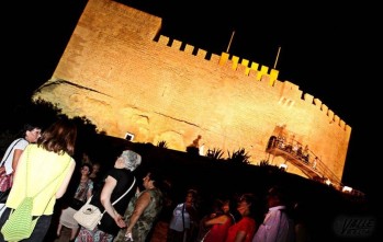 Petrer se suma a “La hora del Planeta” con el “apagón” del castillo