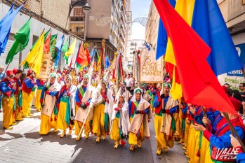 La comparsa ha desfilado con orgullo | Nando Verdú.