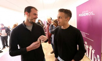 Iñaki Pérez y Cecilio Esteve, de IU y Podemos de Elda, respectivamente.
