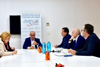 Imagen de la reunión entre los socialistas y Avecal | Imagen cedida. 