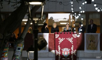 La pregonera Mensi Romero inició las fiestas con alegría y emoción.