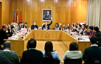 El pleno tumbó la moción sobre el Mercado Central| Jesús Cruces.