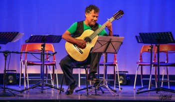 El músico Miguel Ángel Rodríguez abrió el acto | J.C.