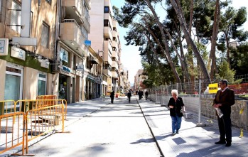 La ampliación de las aceras del centro de la ciudad llega ya hasta la Plaza Castelar