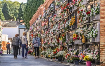 Los cementerios recibirán miles de visitas durante la próxima semana | J.C.