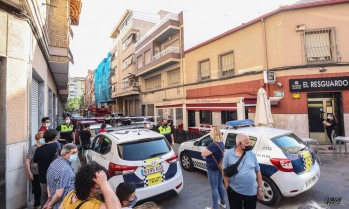 Bomberos y policía acudieron rápidamente al lugar. 