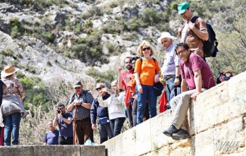 Decenas de personas han acudido hoy al Pantano | Jesús Cruces.