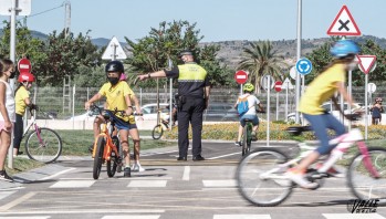 Los pequeños pueden poner en práctica sus conocimientos en seguridad vial.