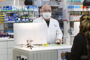 Las farmacias entregan tres mascarillas por SIP.
