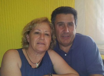 María Ángeles Izquierdo junto a su marido, Amado Navalón.