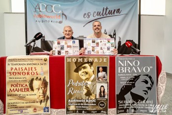 El presidente de ADOC, Francis Valero, y el edil de Cultura, Iñaki Pérez, han presentado la programación | Nando Verdú. 