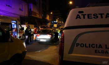 Cruz Roja, la Policía Local de Elda y un SVB han acudido al lugar.