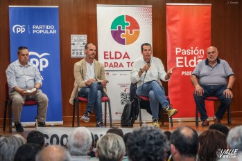 Los cuatro candidatos pudieron dar su opinión sobre los temas elegidos por la plataforma. 