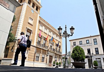 El Ayuntamiento cubre seis plazas de auxiliares administrativos