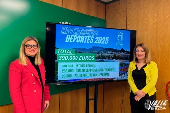 La alcaldesa, Irene Navarro, y la edil de Deportes, Patricia Martínez, han informado de las reformas. 