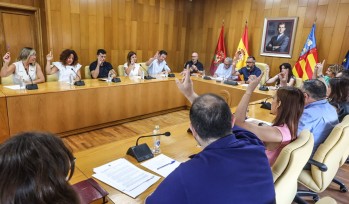 El pleno, presidido por José Antonio Amat, ha votado con unanimidad.