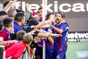 El Eldense se mostró superior al rival | Nando Verdú. 
