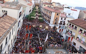 Miles de personas han desbordado la calle Colón | Jesús Cruces.