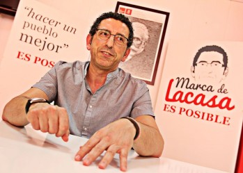 Alfonso Lacasa en la sede del PSOE de Petrer  | Jesús Cruces
