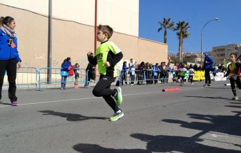 Nutrida participación del SBR Elda Para+ Triathlon en el Duatlón Escolar de Petrer
