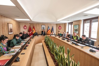 La junta se ha celebrado esta mañana en el salón de plenos del Ayuntamiento de Elda | Ayuntamiento de Elda. 