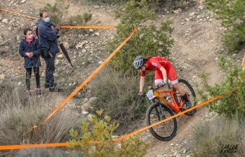 Unos 200 ciclistas de alto nivel han competido en Elda.