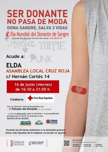 Cruz Roja regala pañuelos para celebrar el Día del Donante