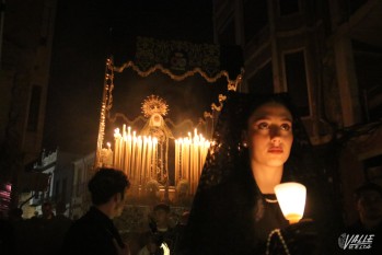 La Fallera Mayor de Elda acompañó a la Soledad | Marta Maestre.