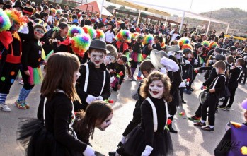 El circo llegó a Santo Negro a través de pequeños mimos, payasos o magos | Jesús Cruces.