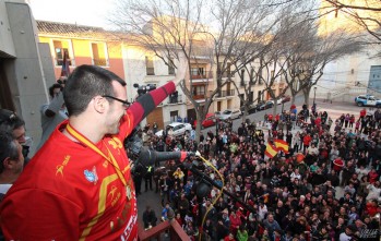 Imagen de 2013 cuando Gedeón Guardiola fue homenajeado tras proclamarse campeón del mundo | Jesús Cruces.