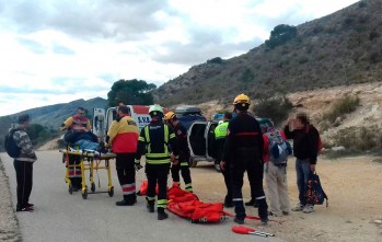 Un soporte vital ha trasladado al herido al Hospital.