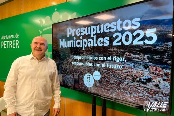 El edil de Hacienda, Ramón Poveda, ha presentado los presupuestos. 