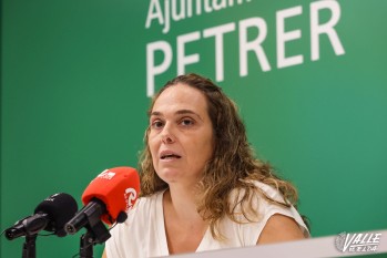 La edil Beatriz Pérez ha dado una rueda de prensa | J.C.