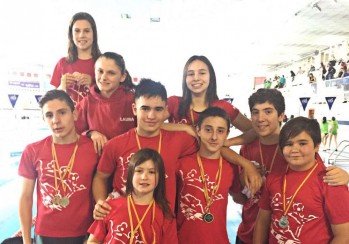 Ocho medallas para el CEE de Natación