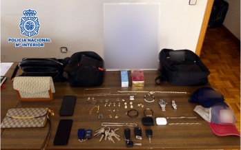 Entre el material incautado había joyas, relojes, móviles y llaves de coche, entre otros. 