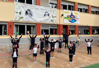 Este centro cuenta con alumnos de un año hasta Bachillerato.